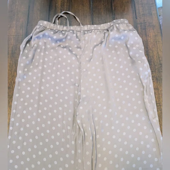 NWT Gap Taupe Polka Dot 2 Piece Pajama Set Size Medium - Picture 12 of 13